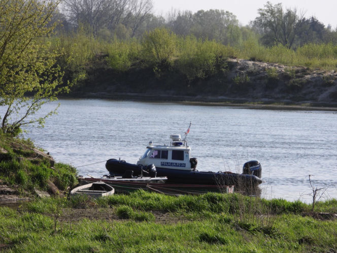 Jednego dnia z Wisły wydobyto dwa ciała.