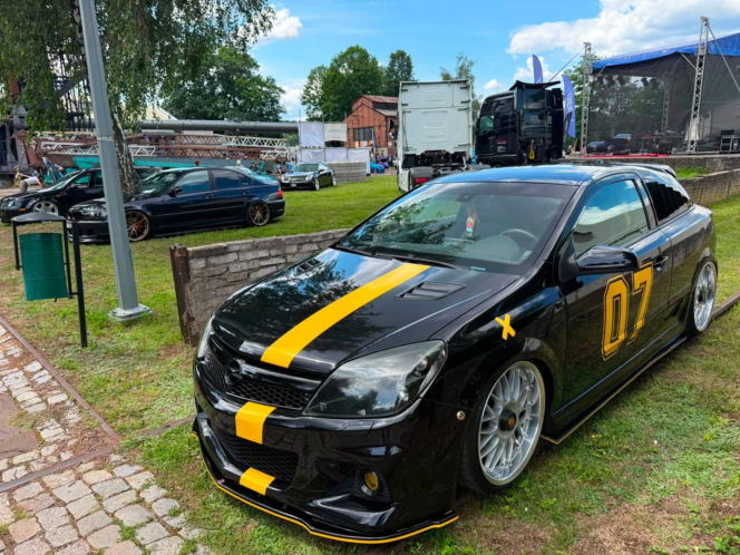 Ryk silników pod Wielkim Piecem! Star Cars Party Vol. 2 w Starachowicach – to musisz zobaczyć w ten weekend