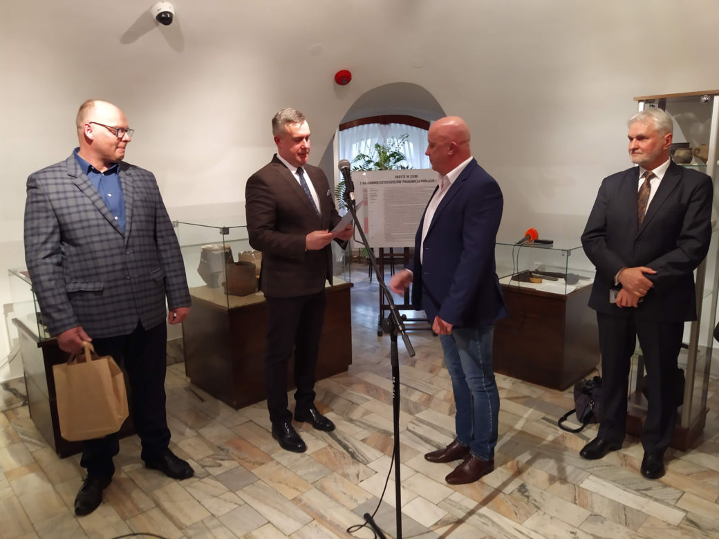 Fotorelacja z wernisażu wystawy "Historia żużla. Czarny sport w Siedlcach"