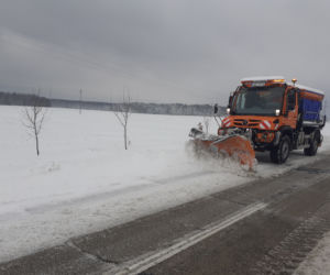 Drogowcy gotowi do zimy. W walce ze śniegiem pomoże radziecki sprzęt [GALERIA]