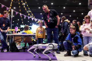 Tłumy w Katowicach. Wojciech Mann i polski astronauta na Śląskim Festiwalu Nauki