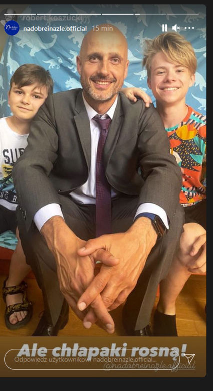 Na dobre i na złe po wakacjach 2021. Rafał Konica (Robert Koszucki) i dzieci - Jaś (Mateusz Bożek), Adaś (Artur Sokólski)