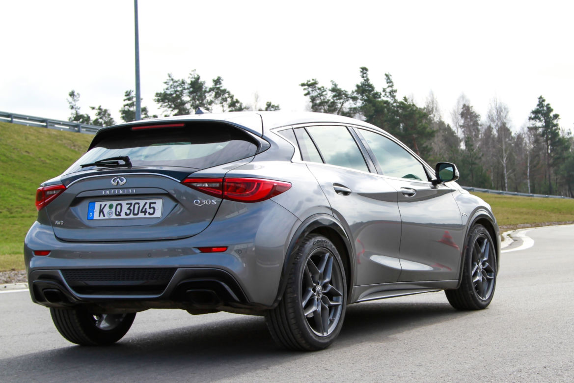 Infiniti Q30 na Torze Jastrząb 