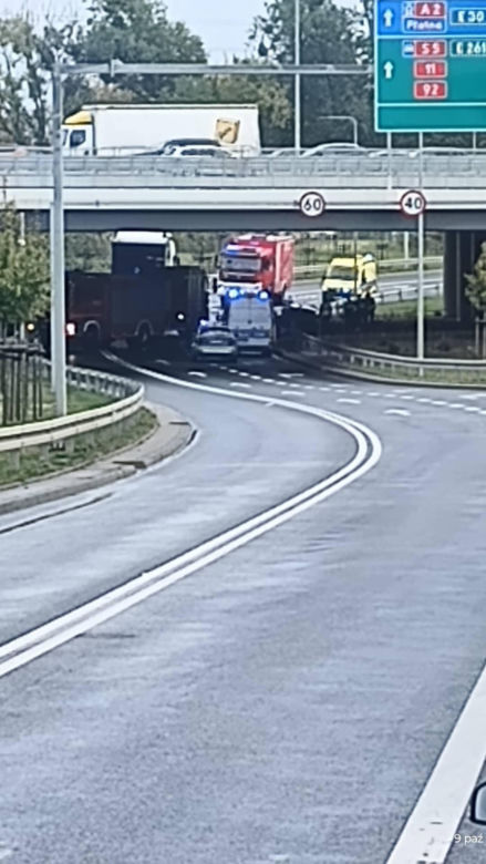 Śmiertelny wypadek w Poznaniu. Nie żyje pasażerka Peugeota