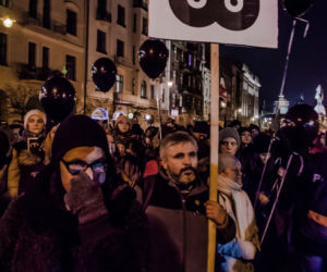 Nie mów mi, co mam robić. Protest kobiet w Krakowie [GALERIA ZDJĘĆ, AUDIO]
