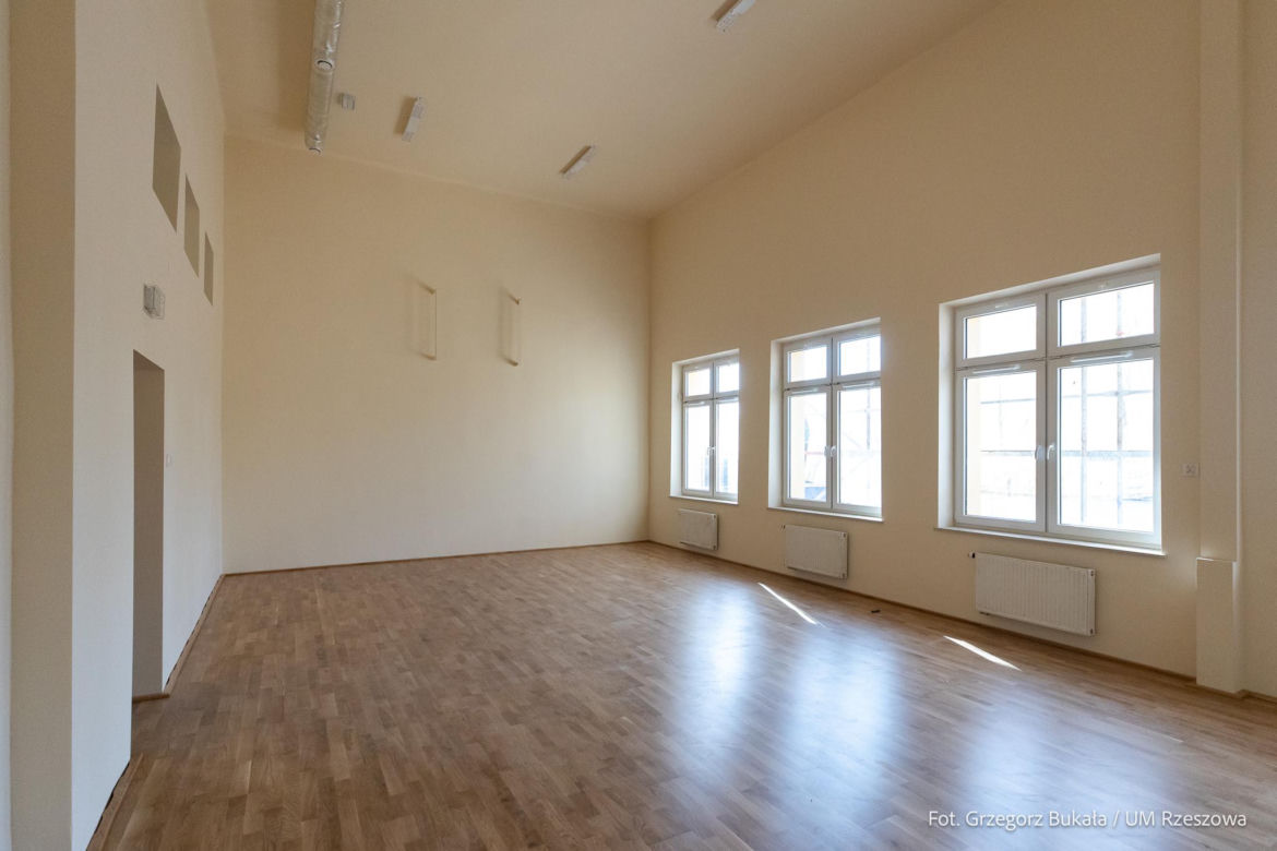 Przedłuża się remont III LO w Rzeszowie
