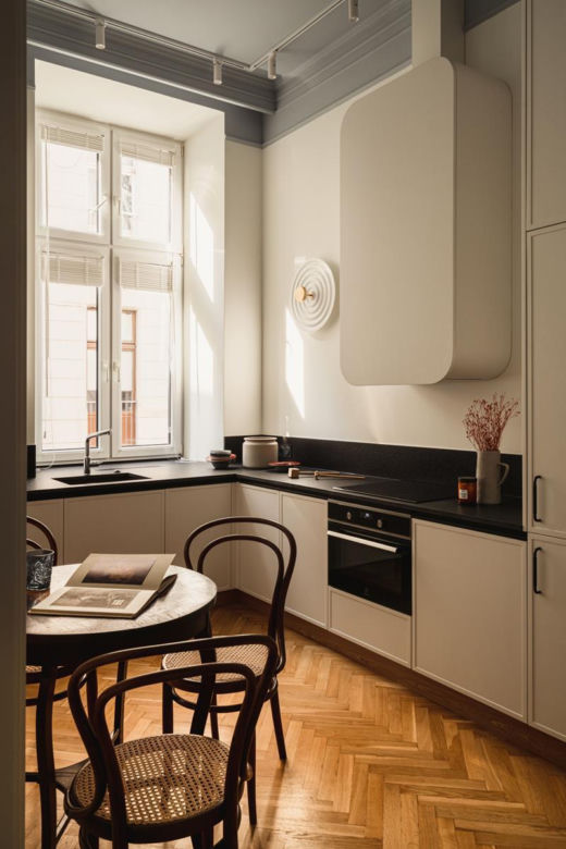 Vintage i eklektyzm we wnętrzach łódzkiej kamienicy wg projektu Hanny Pietras Architects