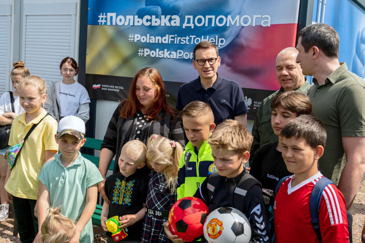 Premier Morawiecki otworzył miasteczka kontenerowe w Ukrainie.