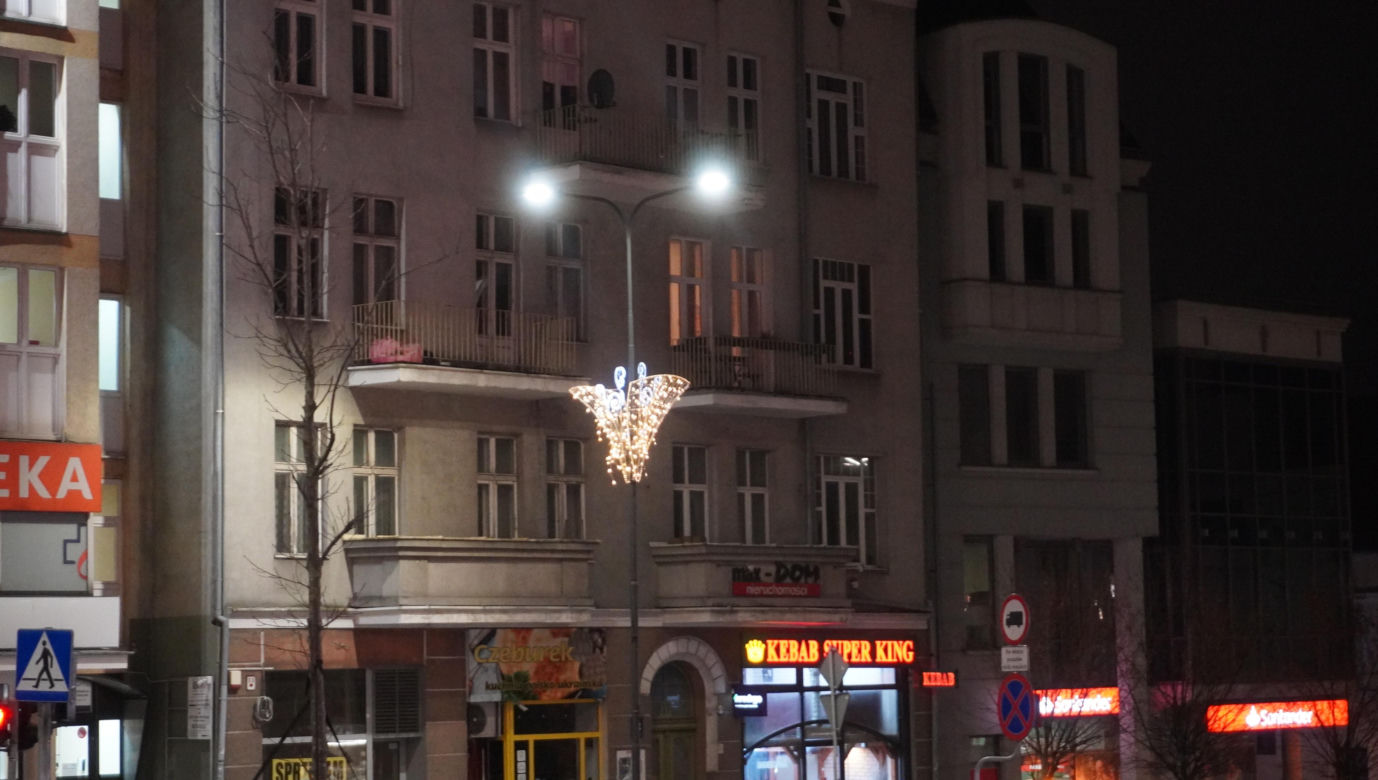 Olsztyn rozświetliły świąteczne iluminacje. Stare Miasto i centrum zachwycają!