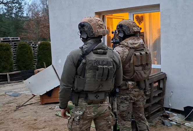 Kolejne uderzenie w zorganizowaną przestępczość samochodową, 8 osób aresztowano