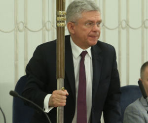 Marszałek Karczewski zamówił sobie portret za 7700zł