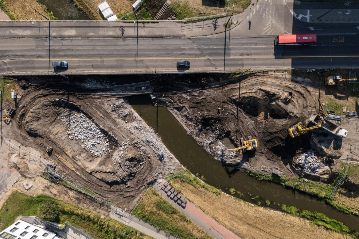 Przebudowa Al. Unii Lubelskiej. Kończą się prace przy rozbiórce pierwszego mostu