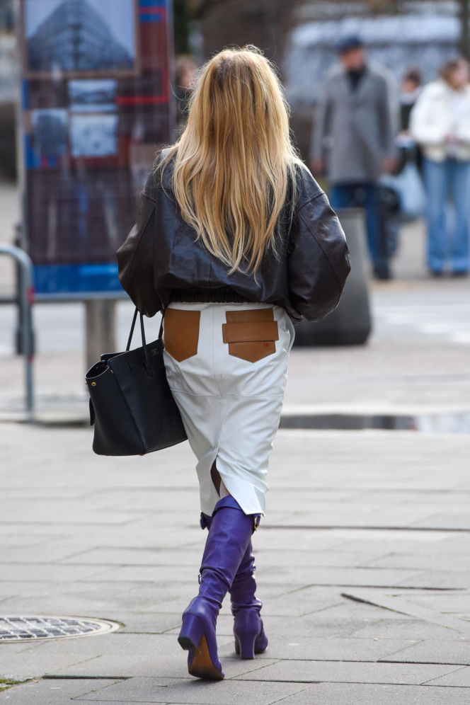 Monika Olejnik weszła w spódnicy, wyszła bez
