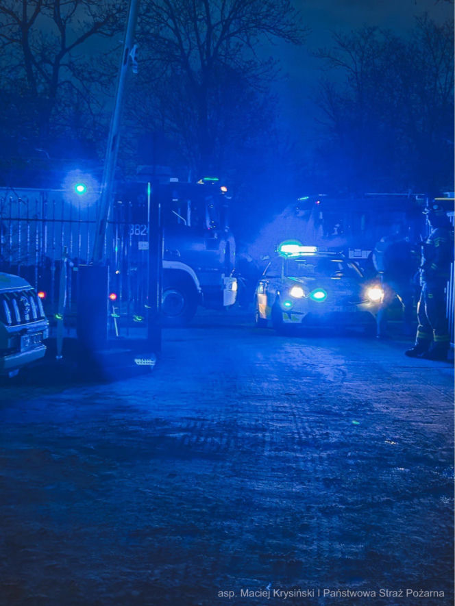 Szkoła Podstawowa nr 5 w Siedlcach ewakuacja czynności straży pożarnej