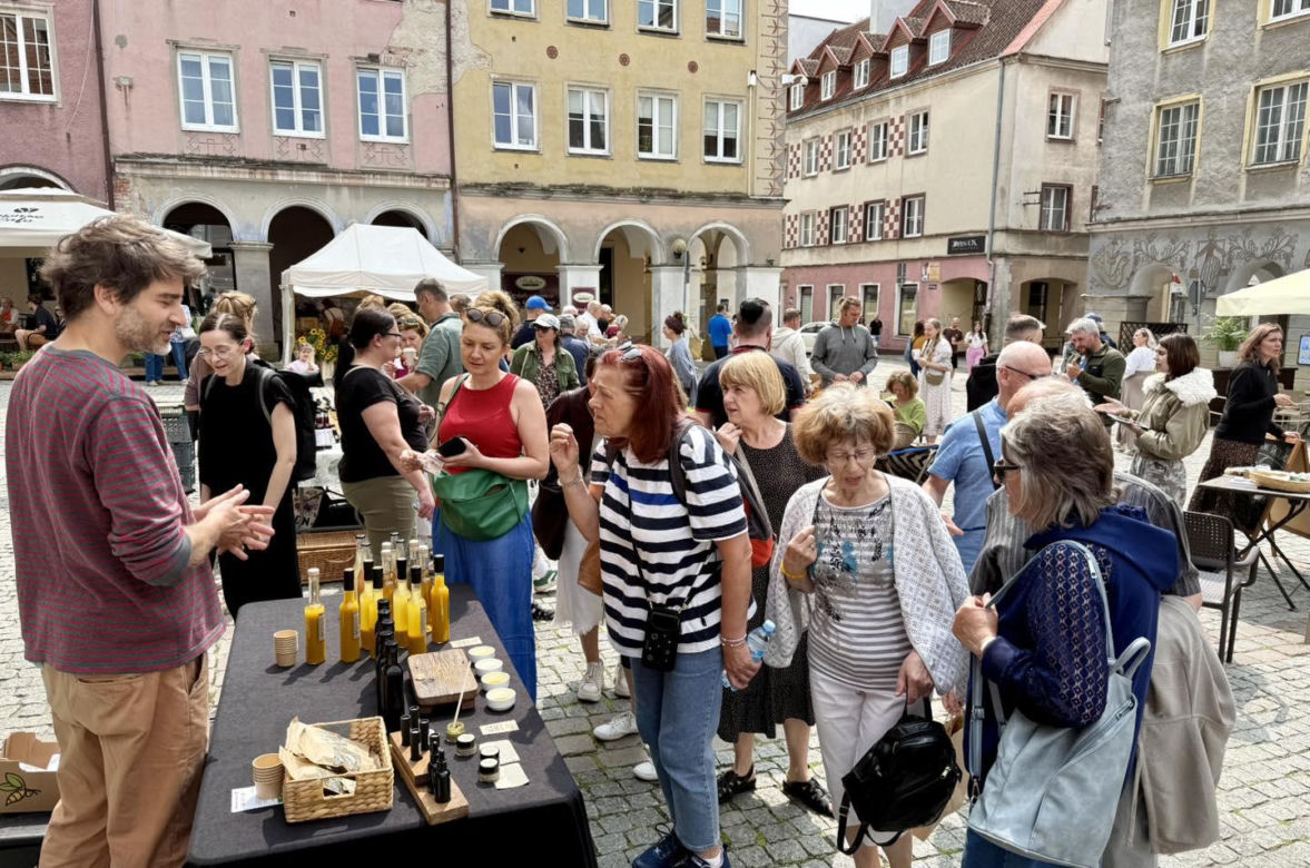 Stare Miasto w Olsztynie odżyło. Tak wyglądało niedzielne targowisko. Zobacz zdjęcia!