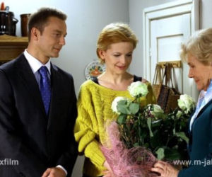 M jak miłość. Marta (Dominika Ostałowska), Andrzej (Krystian Wieczorek), Barbara (Teresa Lipowska)