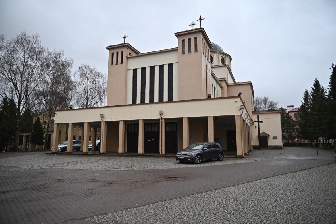 Morze łez nad trumną Ewy Orłowskiej. Zginęła z ręki kochanka. Pogrzeb w Starogardzie Gdańskim