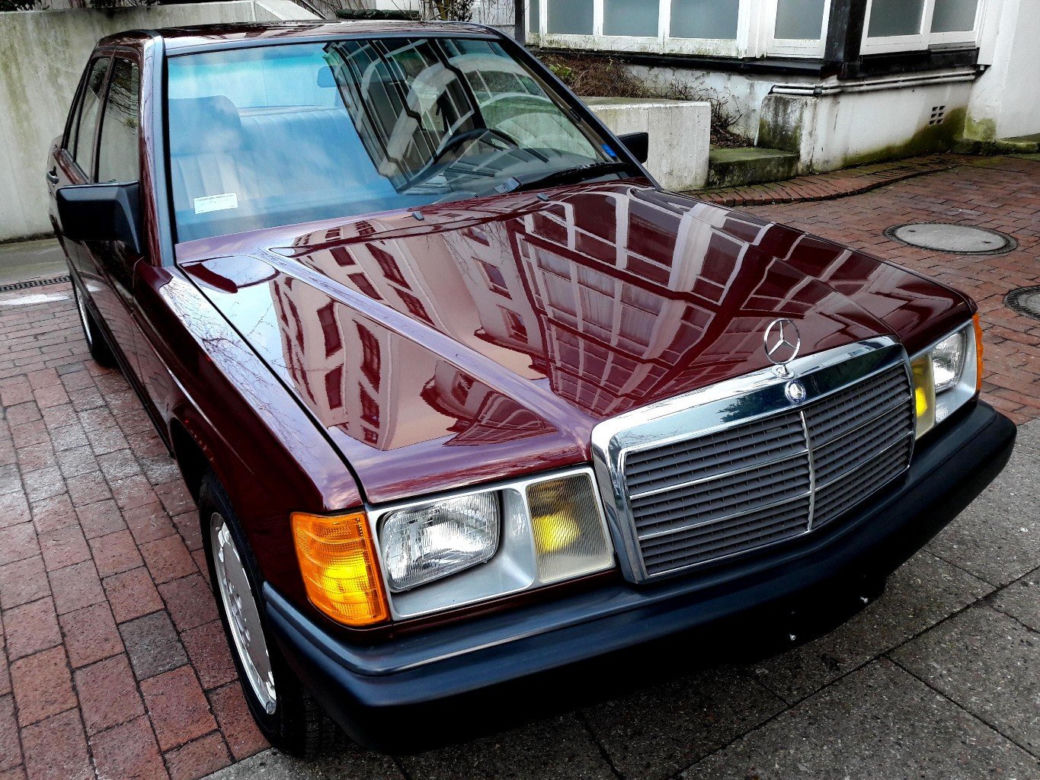 Mercedes-Benz 190E z przebiegiem 499 km