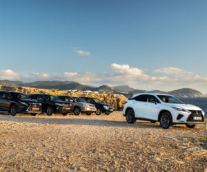Lexus RX wszystkich generacji - tak zmieniał się SUV