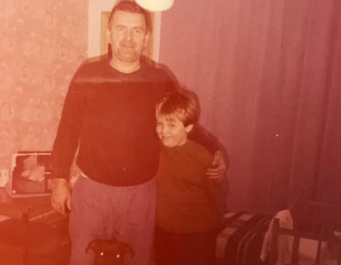 Karol Nawrocki kończy 43 lata! Zobacz, jak wyglądał w dzieciństwie