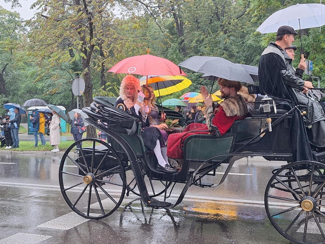 Pochód Gwarkowski 2025 w strugach deszczu