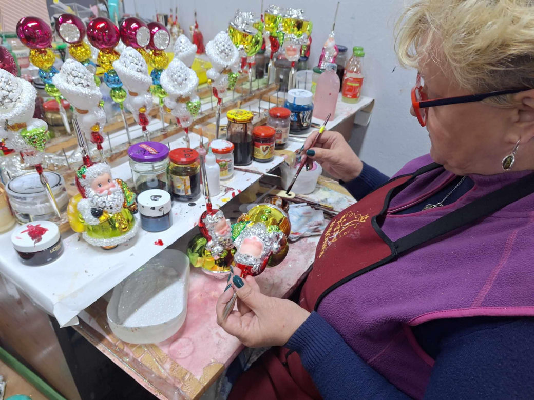 5 etapów powstawania bombek szklanych - GALERIA