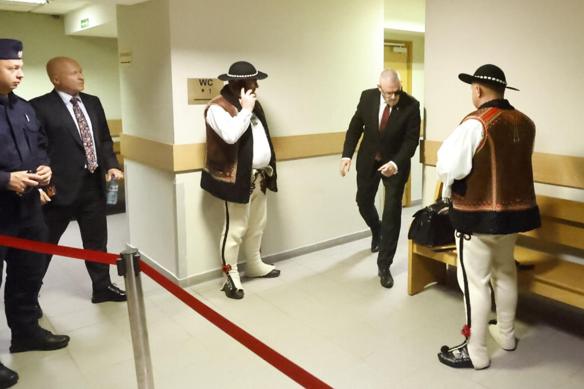 Pikieta przed rozprawą Grzegorza Brauna