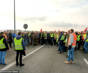 Protest rolników na A4 pod Brwinowem