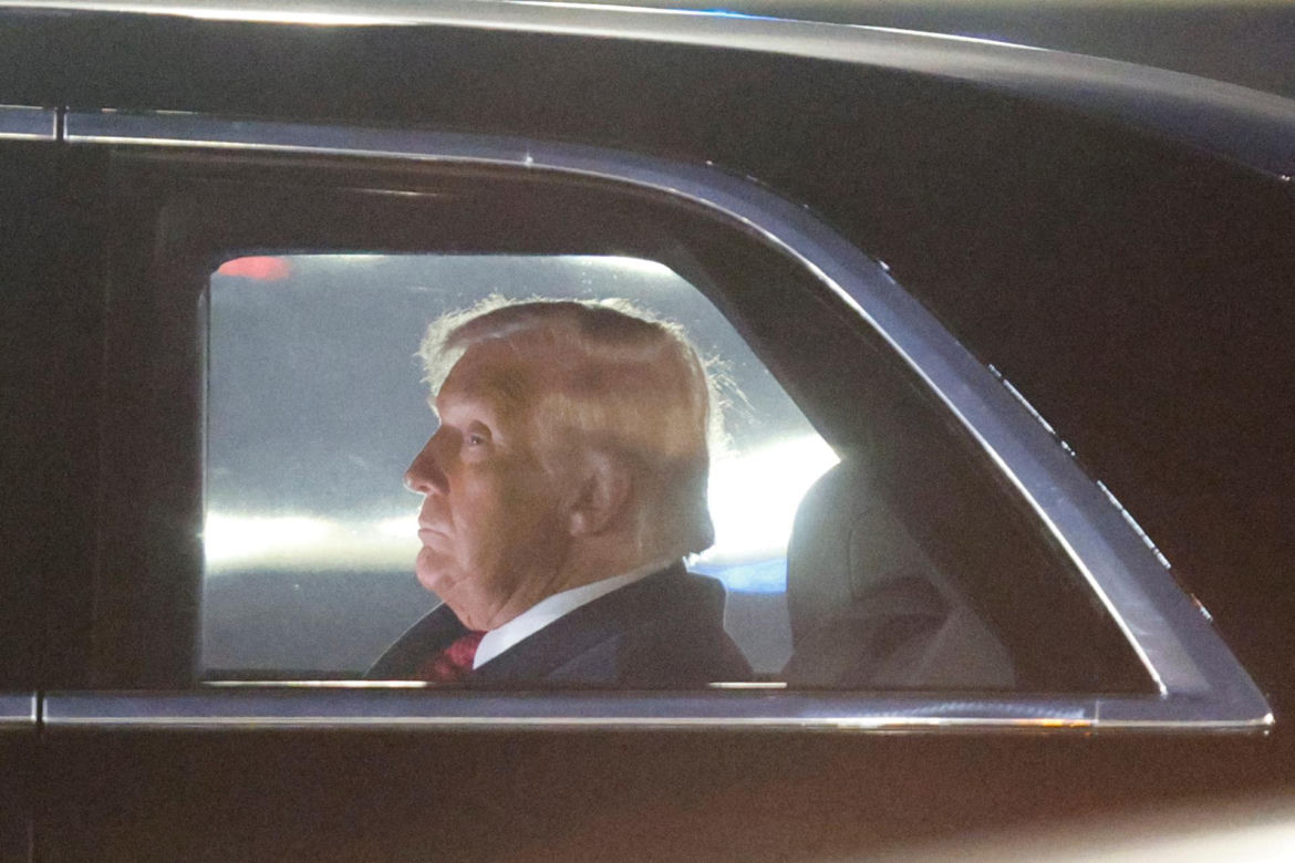 Trump przysnął na oficjalnym spotkaniu! "Jest stary i coraz bardziej to widać"