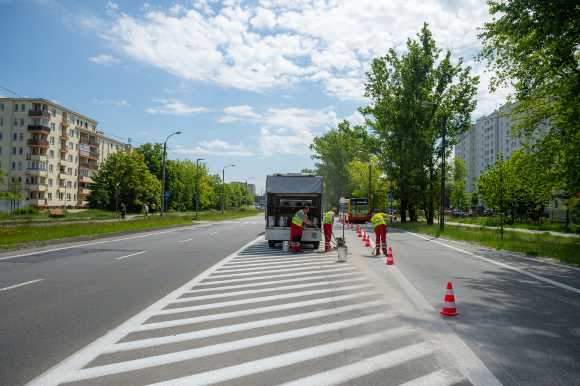 Drogowcy poprawiają bezpieczeństwo pieszych na Bemowie