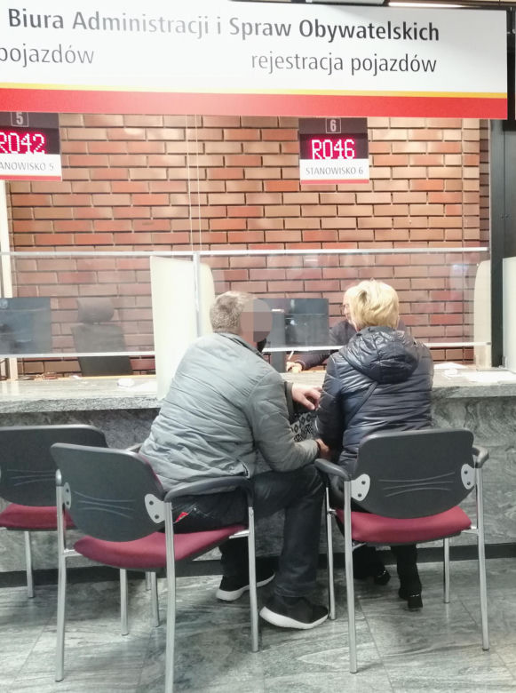 Wirtualne kolejki straszą mieszkańców a w urzędach pusto 