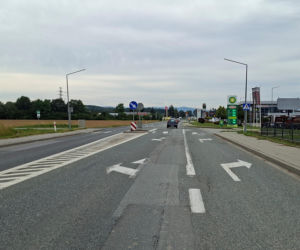 Duże utrudnienia dla kierowców przy wjeździe do Nowego Sącza