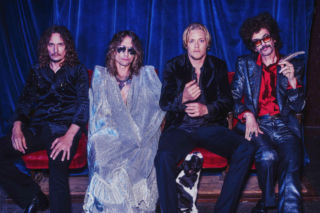 Zespół The Darkness odświeżył świąteczny klasyk. To muzyczne odejście od naszego dotychczasowego brzmienia 