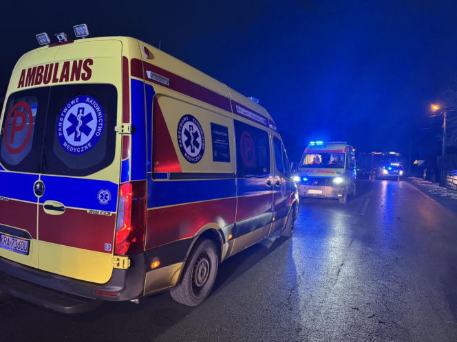Tragiczny wypadek w Małopolsce. Nie żyje 21-latek, 17-latka trafiła do szpitala ciężko ranna