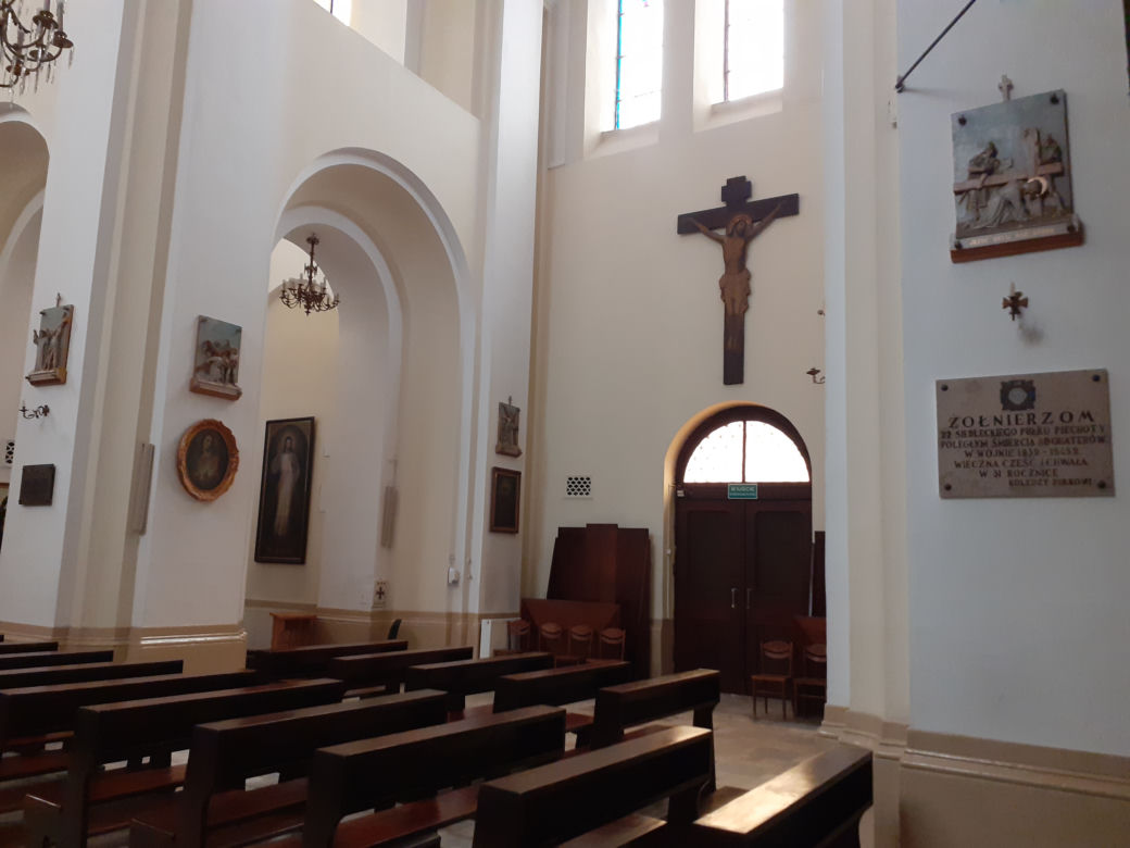 Jak wyglądał kościół garnizonowy w Siedlcach z zewnątrz i w środku w marcu 2021 roku?