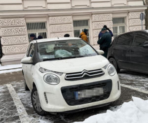 Przewiózł go na masce, to mu wybił szybę. Awantura w centrum Warszawy. Poniosły emocje. Obaj byliśmy winni