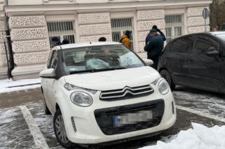 Przewiózł go na masce, to mu wybił szybę. Awantura w centrum Warszawy. Poniosły emocje. Obaj byliśmy winni