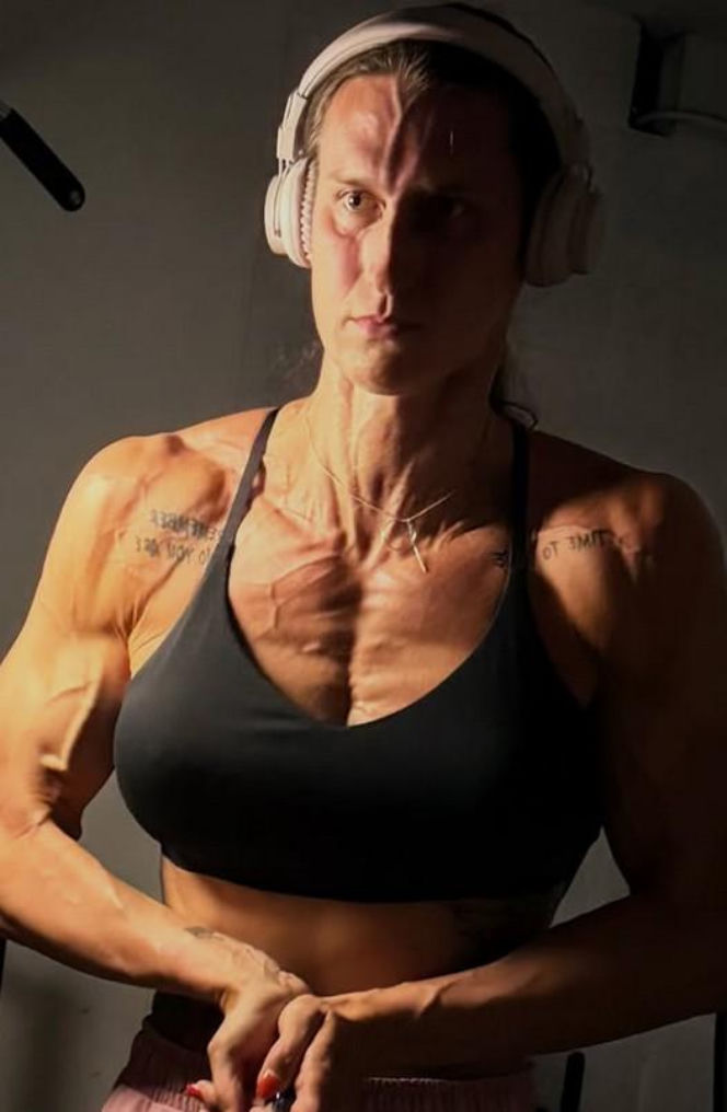 Julie Tetart, transpłciowa koszykarka