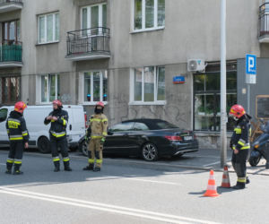  Poszukiwana kobieta zabarykadowała się w mieszkaniu