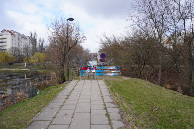 Kładka w Parku Skaryszewskim nieczynna od 2022 roku