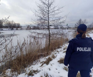 Policjanci apelują o rozwagę podczas zimowej zabawy