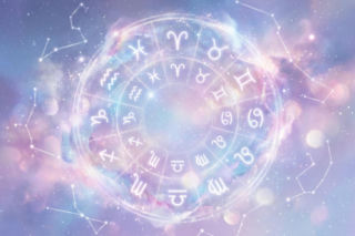 Horoskop na dziś, 16 lutego. Ten dzień to zaproszenie do puszczenia starego i odkrycia prawdziwej siebie