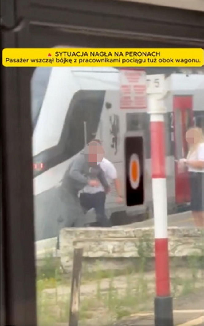 Szokujące sceny na peronie w Wejherowie! Bójka agresywnego pasażera z konduktorem