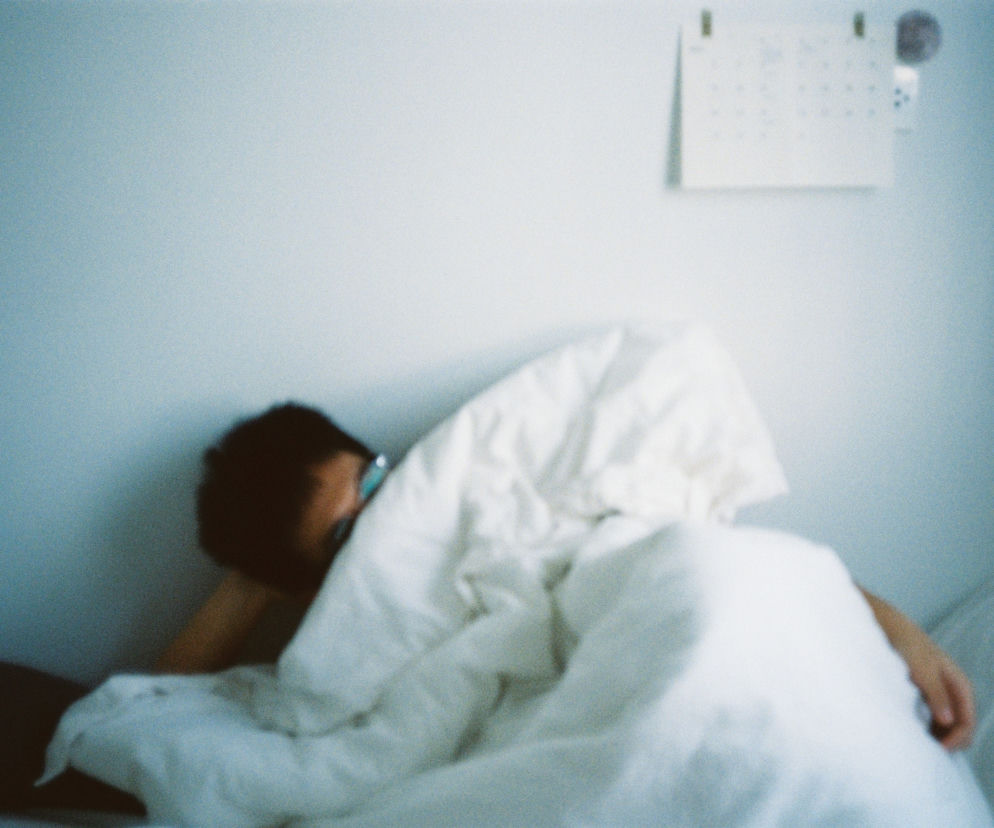 Śpiący mężczyzna - zdjęcie ilustracyjne