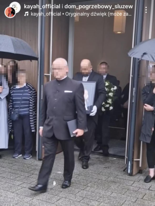Kayah pożegnała mamę