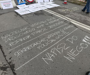 Cichy marsz w Krakowie po tragicznym wypadku. Zginęło młode małżeństwo