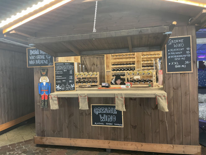 Pokémony, różowe gofry i zaskakujące różnice w cenach. Porównaliśmy łódzkie jarmarki