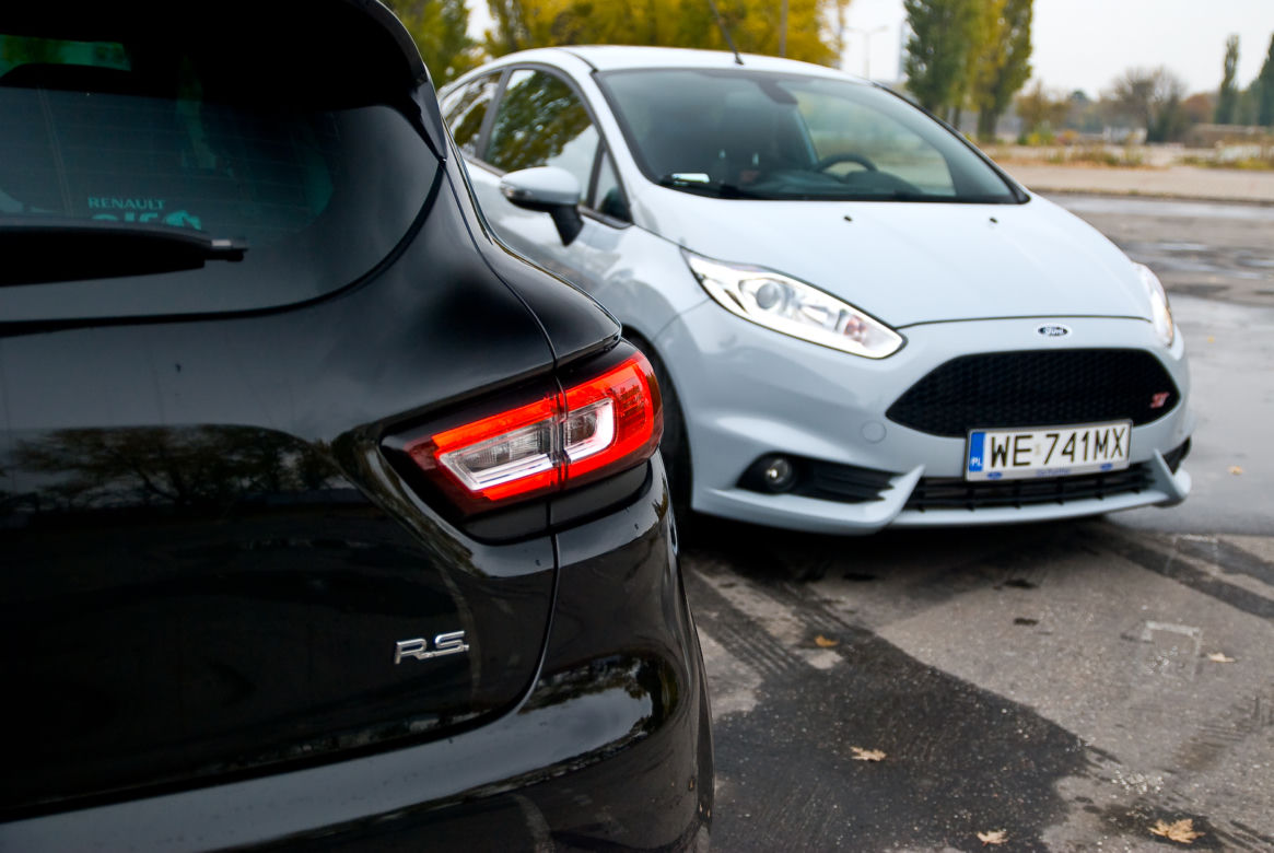 Ford Fiesta ST200 Renault Clio RS Trophy