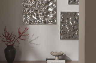 Trend rodem z przyszłości. Nowoczesne aranżacje z metalicznymi akcentami