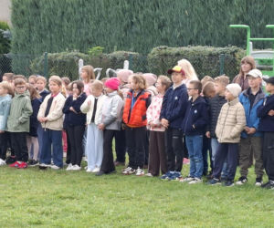 Zmodernizowane boisko przy Szkole Podstawowej Sióstr Nazaretanek w Kaliszu już otwarte
